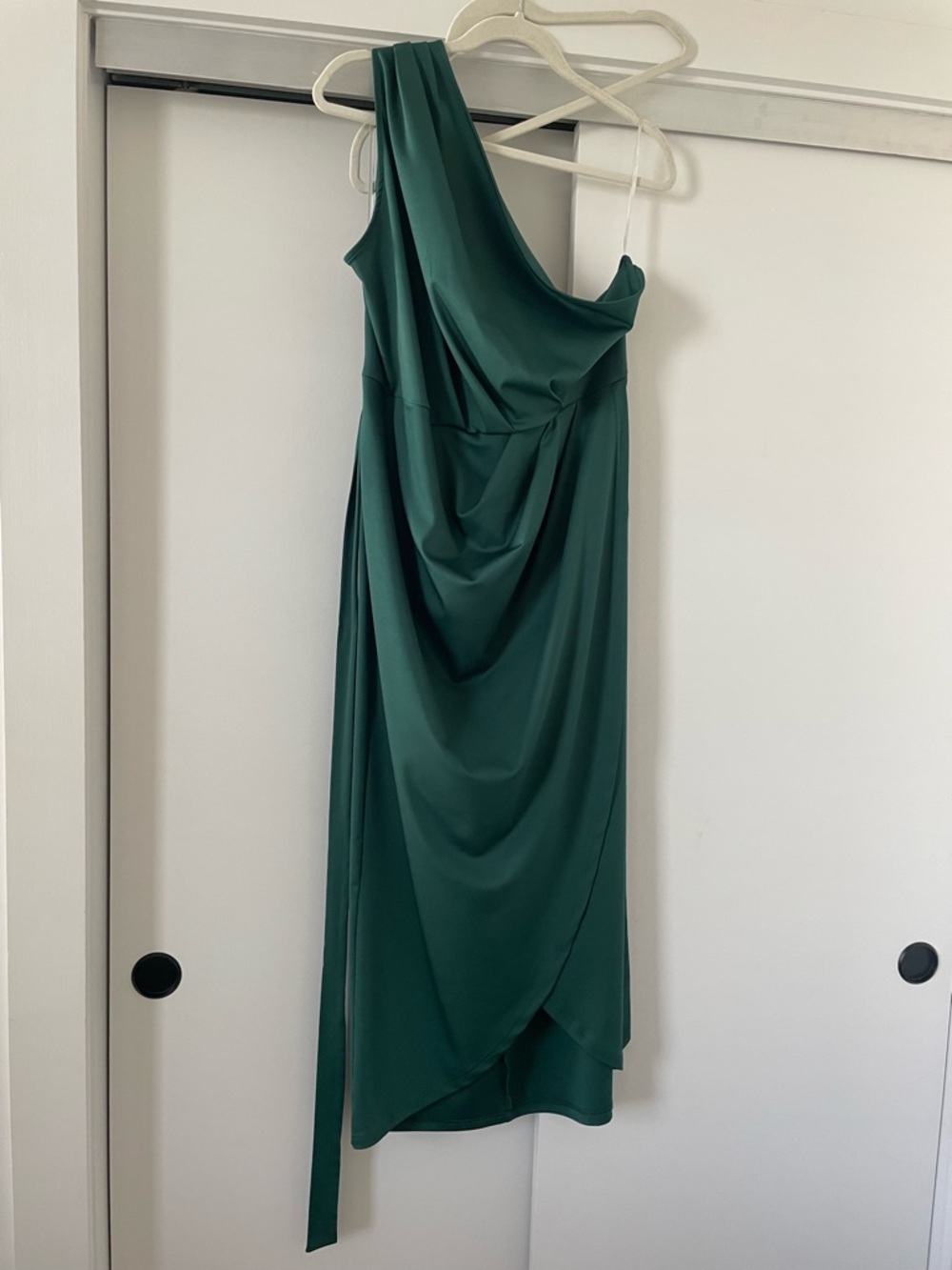 Emerald Green One-Shoulder Draped Dress